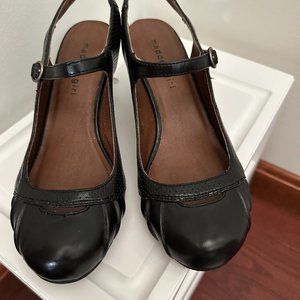 Steve Madden small black heel shoes with box 7.5